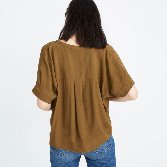 Madewell Getaway Oversized Button-Down Shirt. Size XS. Color Asparagus. - Picture 3 of 10